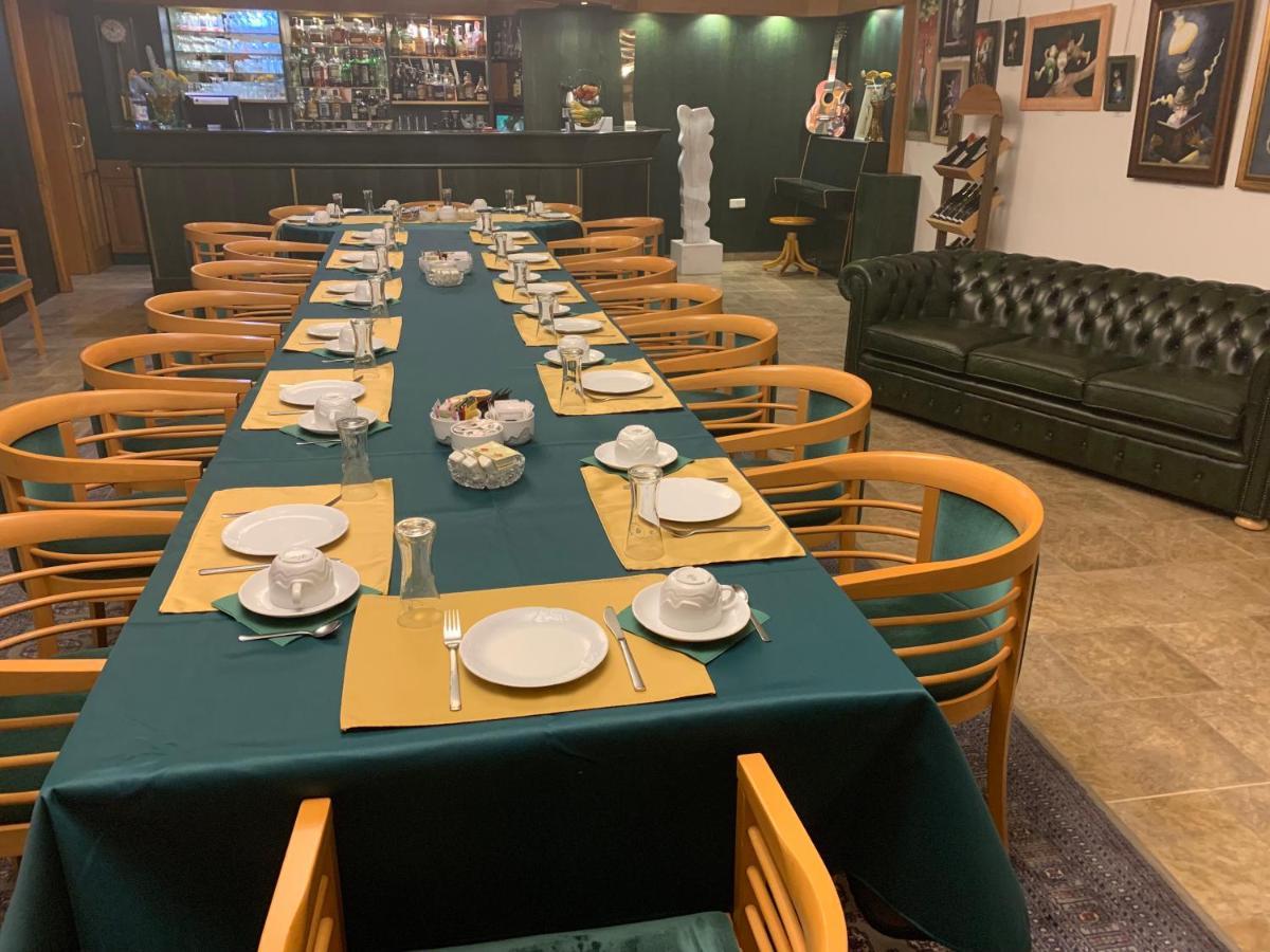 Antik Hotel Sofia Litomyšl Екстериор снимка
