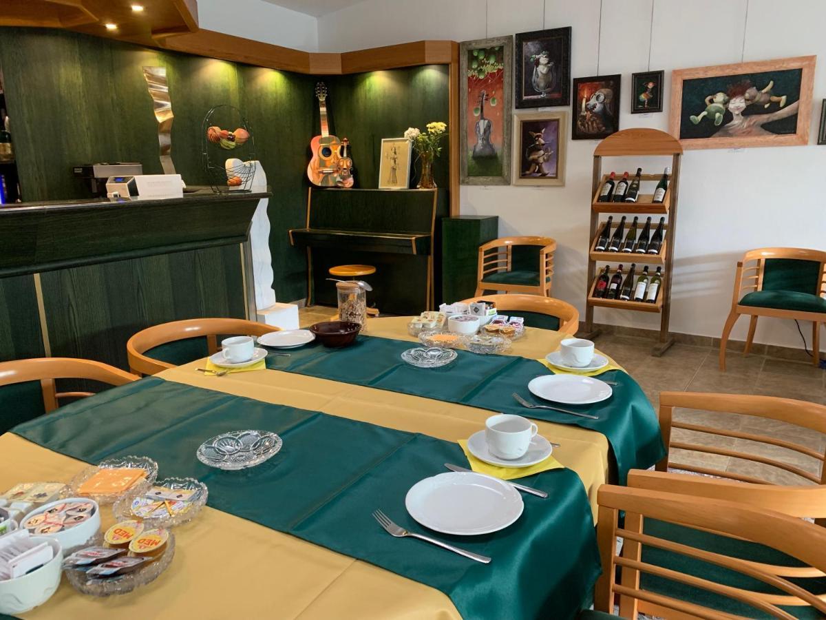 Antik Hotel Sofia Litomyšl Екстериор снимка